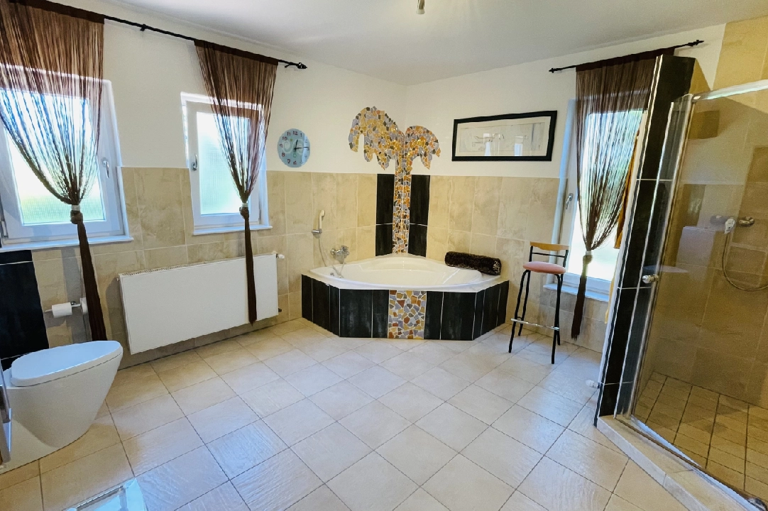 villa in Tormos for sale, built area 300 m², year built 2007, condition neat, + central heating, air-condition, plot area 13000 m², 4 bedroom, 4 bathroom, swimming-pool, ref.: JS-0724-12