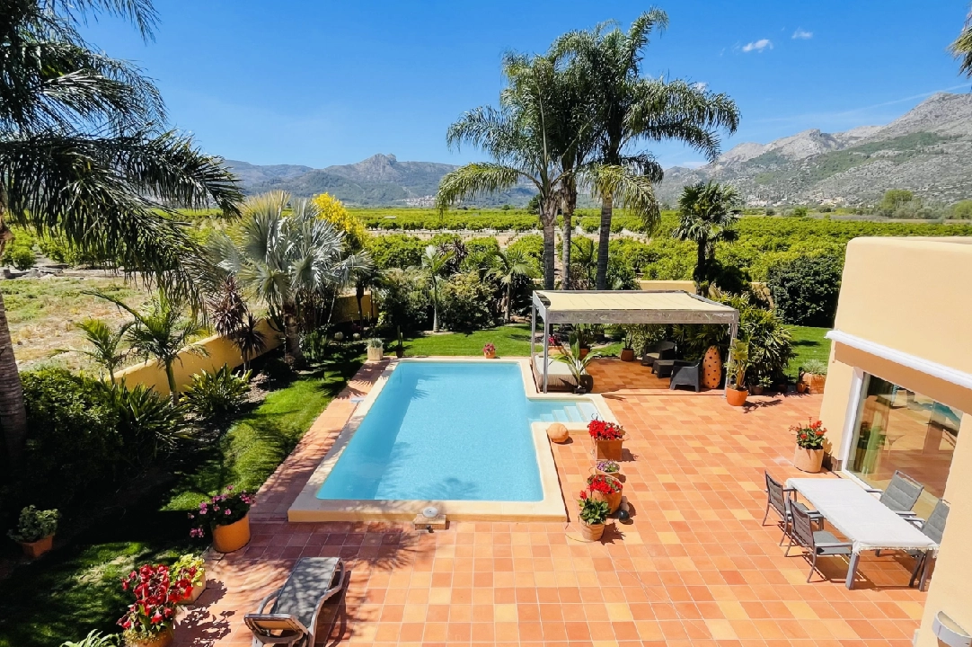 villa in Tormos for sale, built area 300 m², year built 2007, condition neat, + central heating, air-condition, plot area 13000 m², 4 bedroom, 4 bathroom, swimming-pool, ref.: JS-0724-2
