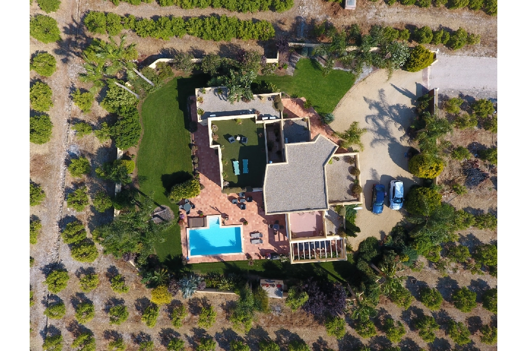villa in Tormos for sale, built area 300 m², year built 2007, condition neat, + central heating, air-condition, plot area 13000 m², 4 bedroom, 4 bathroom, swimming-pool, ref.: JS-0724-42