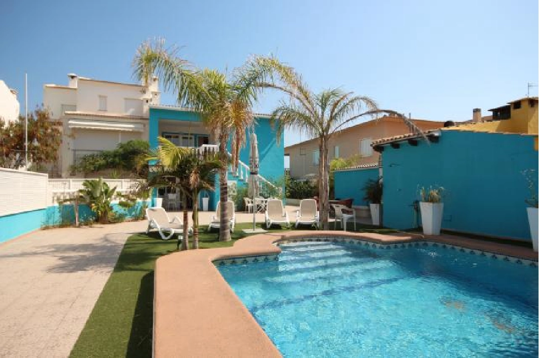 beach house in Oliva(Oliva) for sale, built area 220 m², year built 1996, condition neat, + stove, air-condition, plot area 430 m², 6 bedroom, 2 bathroom, swimming-pool, ref.: Lo-3416-3