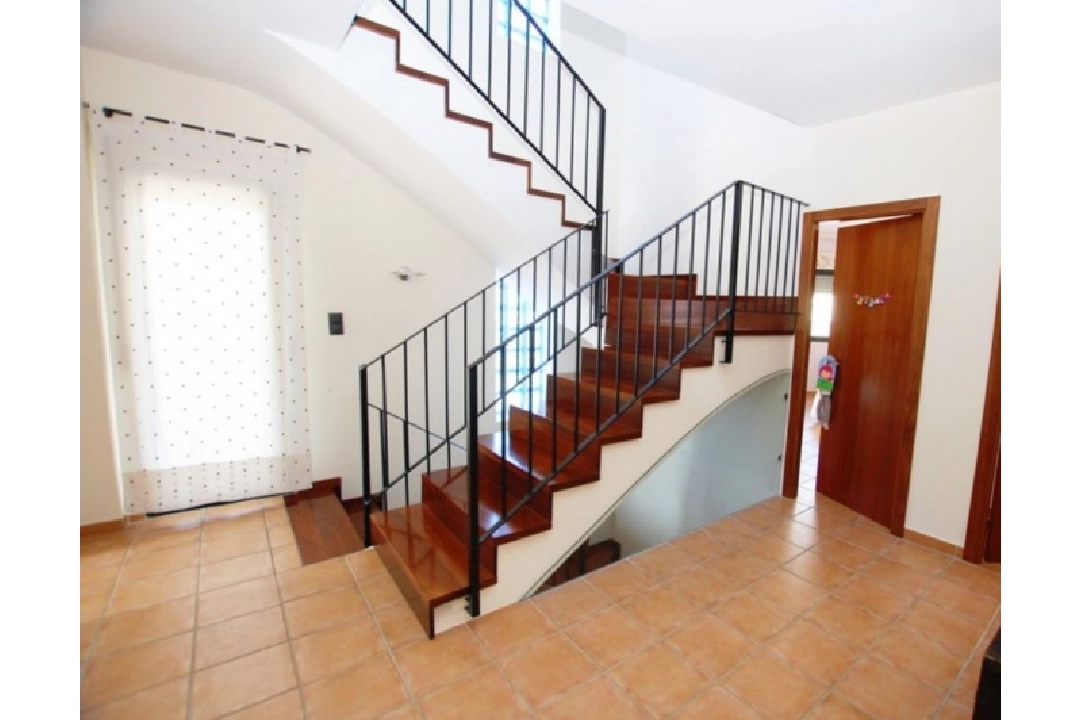 town house in Pego(Centro Urbano) for sale, built area 360 m², year built 2008, + central heating, air-condition, plot area 134 m², 4 bedroom, 2 bathroom, swimming-pool, ref.: O-V33514-10
