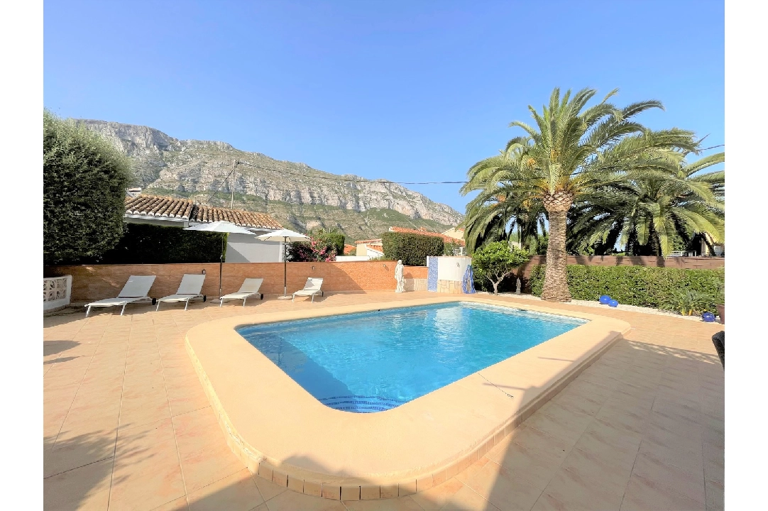 villa in Denia(Santa Lucia) for holiday rental, built area 152 m², year built 1985, condition modernized, + central heating, air-condition, plot area 800 m², 3 bedroom, 2 bathroom, swimming-pool, ref.: T-0718-3