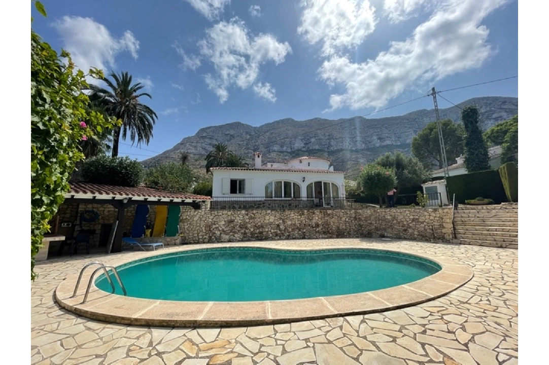 villa in Denia(Don Quijote I) for sale, built area 154 m², year built 1983, condition neat, + central heating, air-condition, plot area 918 m², 3 bedroom, 2 bathroom, swimming-pool, ref.: SC-T1121-3