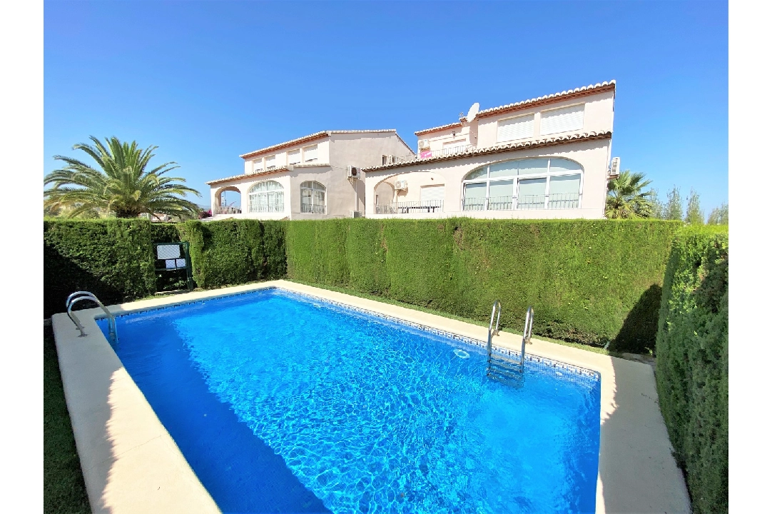 terraced house cornerside in Oliva for sale, built area 133 m², year built 2002, condition modernized, air-condition, plot area 206 m², 4 bedroom, 4 bathroom, swimming-pool, ref.: SC-G0120-1