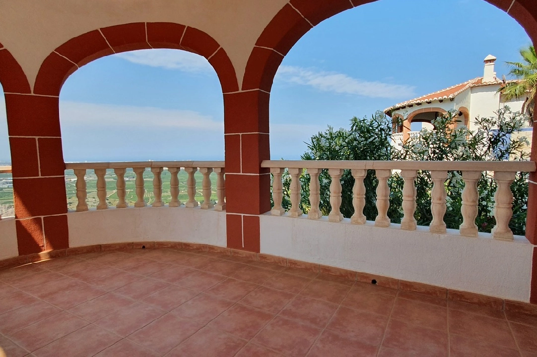 single family house in Oliva for sale, built area 123 m², year built 2002, condition neat, + central heating, plot area 700 m², 2 bedroom, 2 bathroom, ref.: RA-0321-19