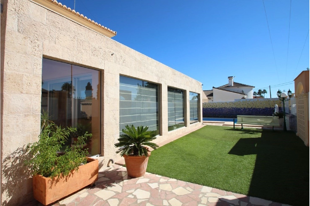villa in Els Poblets for sale, built area 216 m², year built 1999, air-condition, plot area 602 m², 4 bedroom, 2 bathroom, swimming-pool, ref.: JS-0221-3
