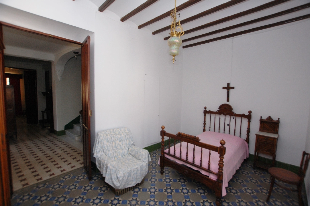 town house in Pego for sale, built area 373 m², year built 1910, air-condition, plot area 200 m², 5 bedroom, 2 bathroom, swimming-pool, ref.: O-V80314-16
