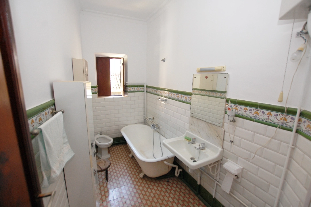 town house in Pego for sale, built area 373 m², year built 1910, air-condition, plot area 200 m², 5 bedroom, 2 bathroom, swimming-pool, ref.: O-V80314-19