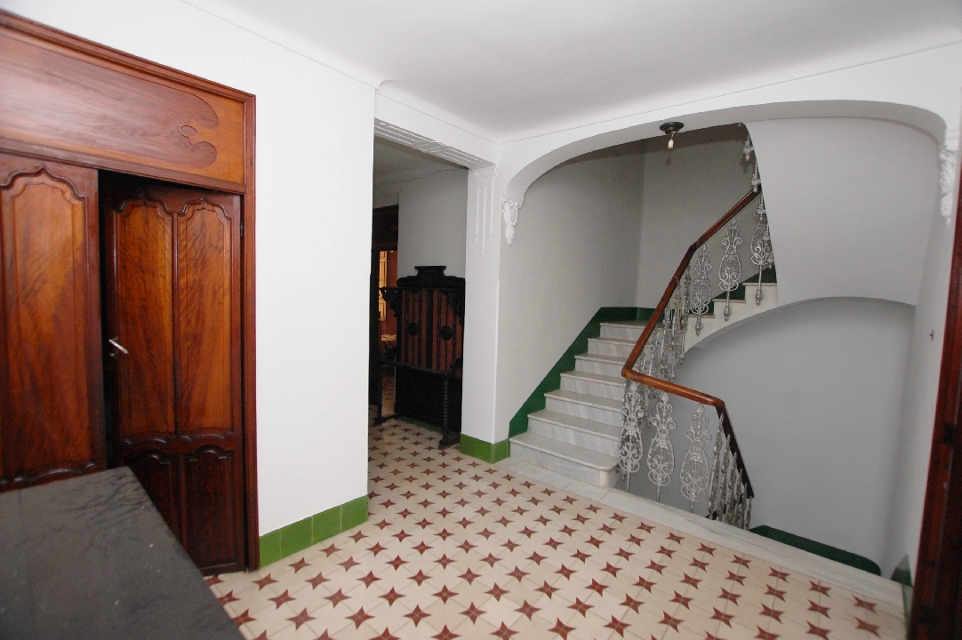town house in Pego for sale, built area 373 m², year built 1910, air-condition, plot area 200 m², 5 bedroom, 2 bathroom, swimming-pool, ref.: O-V80314-25
