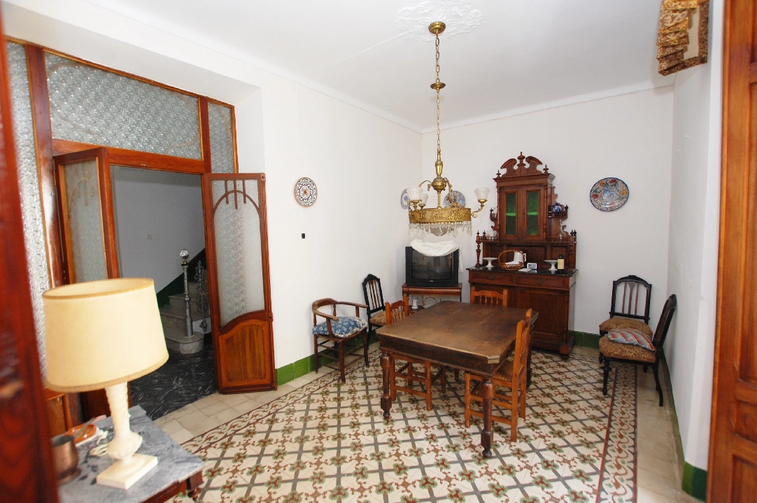 town house in Pego for sale, built area 373 m², year built 1910, air-condition, plot area 200 m², 5 bedroom, 2 bathroom, swimming-pool, ref.: O-V80314-8