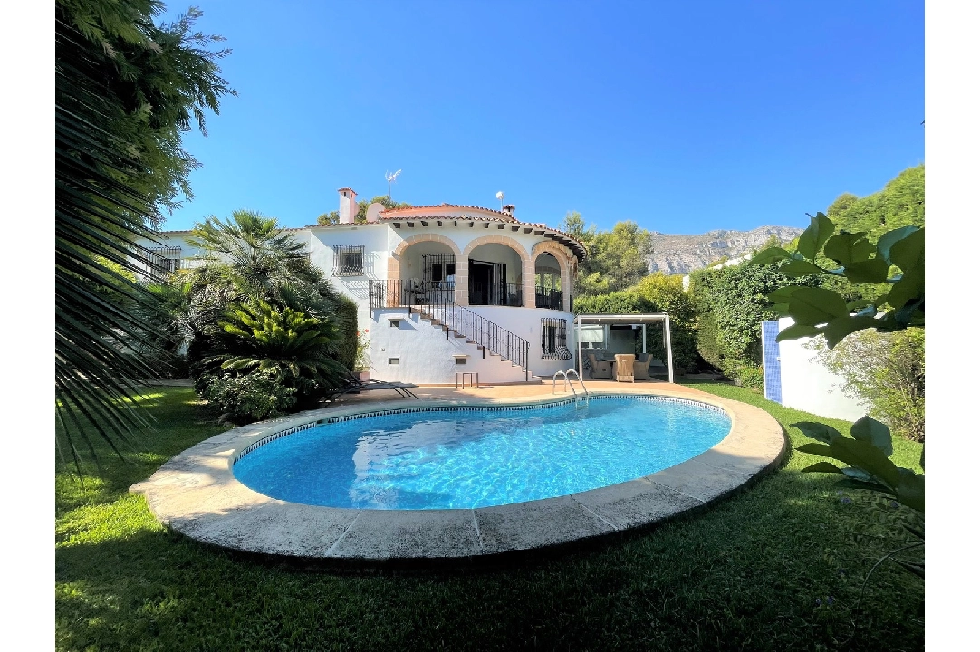 villa in Denia(Montgo) for holiday rental, built area 220 m², year built 1997, condition neat, + central heating, air-condition, plot area 915 m², 3 bedroom, 3 bathroom, swimming-pool, ref.: T-0422-5