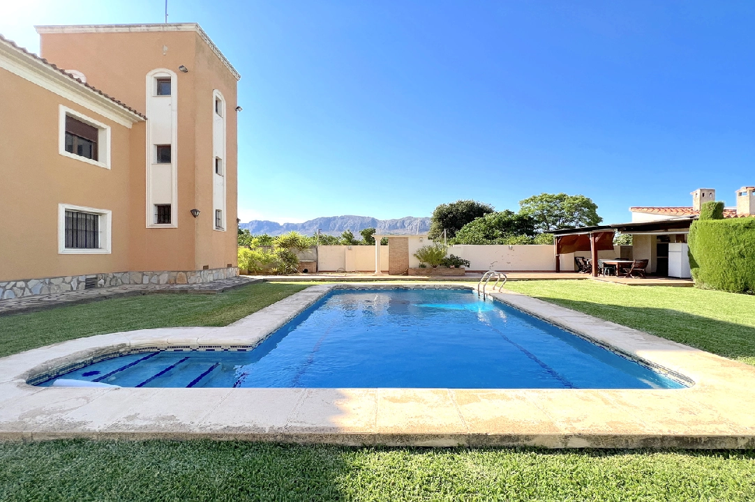 villa in Pamis for sale, built area 320 m², + stove, air-condition, plot area 1800 m², 4 bedroom, 1 bathroom, swimming-pool, ref.: SB-2122-3