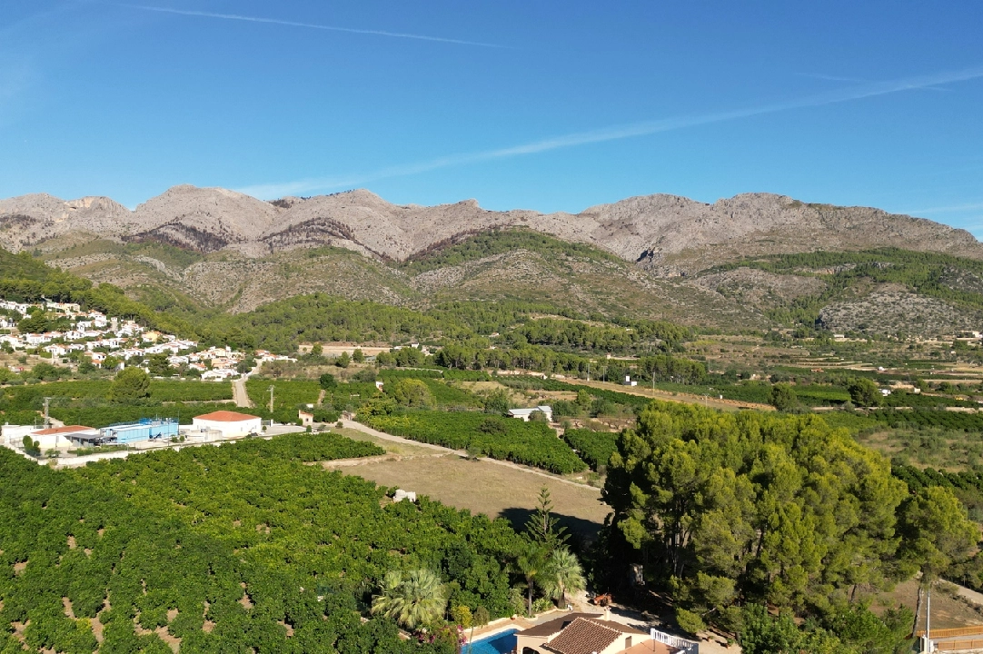 country house in Orba for sale, built area 252 m², year built 2002, condition neat, + central heating, air-condition, plot area 853 m², 4 bedroom, 3 bathroom, swimming-pool, ref.: SB-3522-4