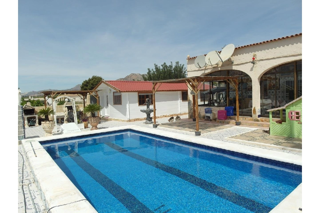 country house in Albatera for sale, built area 193 m², condition neat, plot area 4311 m², 5 bedroom, 2 bathroom, ref.: HA-AA-109-2