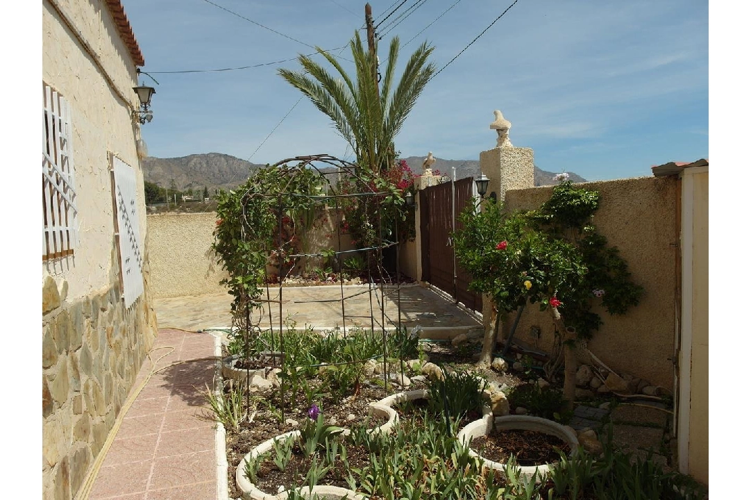 country house in Albatera for sale, built area 193 m², condition neat, plot area 4311 m², 5 bedroom, 2 bathroom, ref.: HA-AA-109-6
