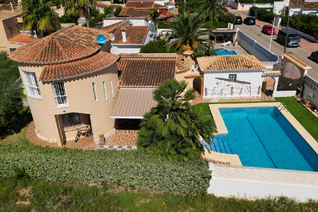 villa in Els Poblets(Partida Gironets) for sale, built area 175 m², year built 1982, condition neat, + KLIMA, air-condition, plot area 585 m², 3 bedroom, 3 bathroom, swimming-pool, ref.: RG-0523-4