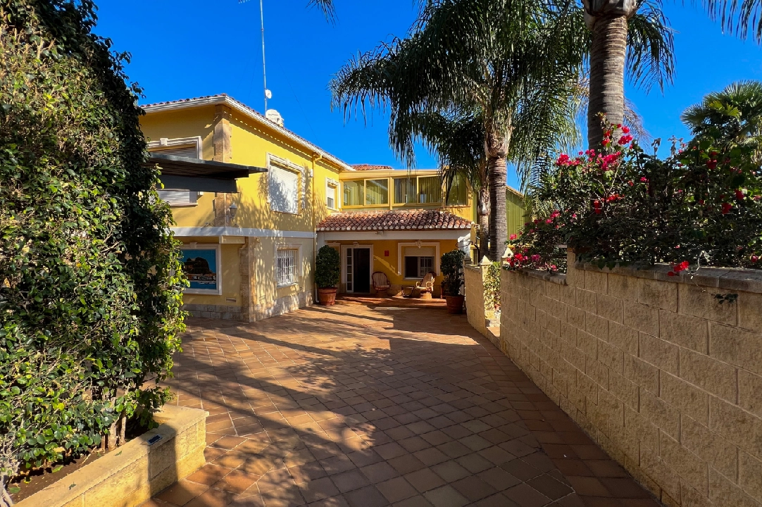 villa in Denia for rent, built area 200 m², condition neat, + central heating, air-condition, plot area 900 m², 3 bedroom, 2 bathroom, swimming-pool, ref.: D-0123-1