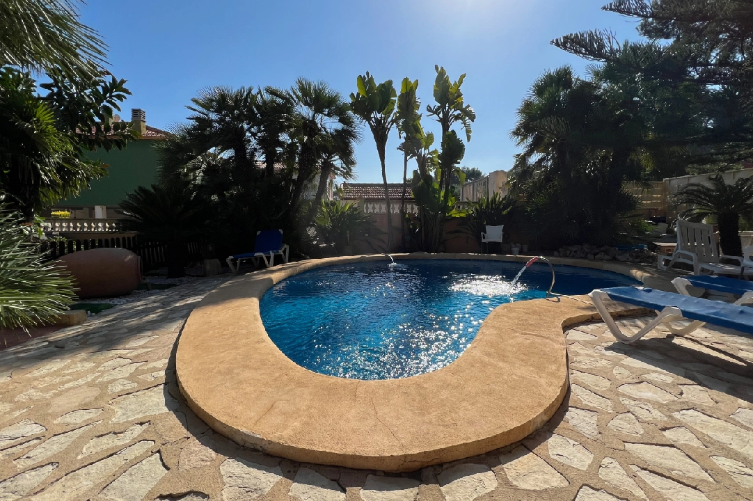villa in Denia for rent, built area 200 m², condition neat, + central heating, air-condition, plot area 900 m², 3 bedroom, 2 bathroom, swimming-pool, ref.: D-0123-2