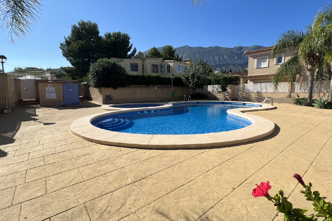 terraced house in Denia for rent, built area 130 m², condition neat, + KLIMA, air-condition, plot area 160 m², 4 bedroom, 3 bathroom, swimming-pool, ref.: D-0223-58