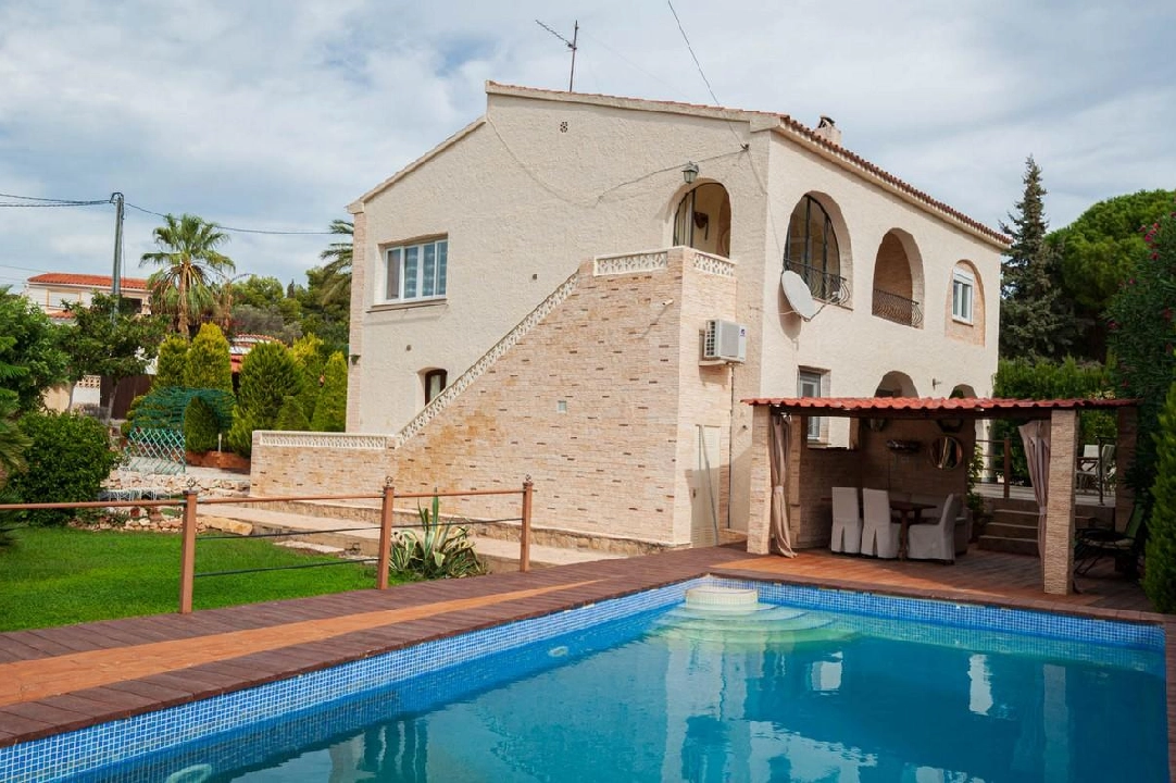 villa in Calpe for sale, built area 227 m², plot area 1025 m², 4 bedroom, 2 bathroom, swimming-pool, ref.: COB-3399-1