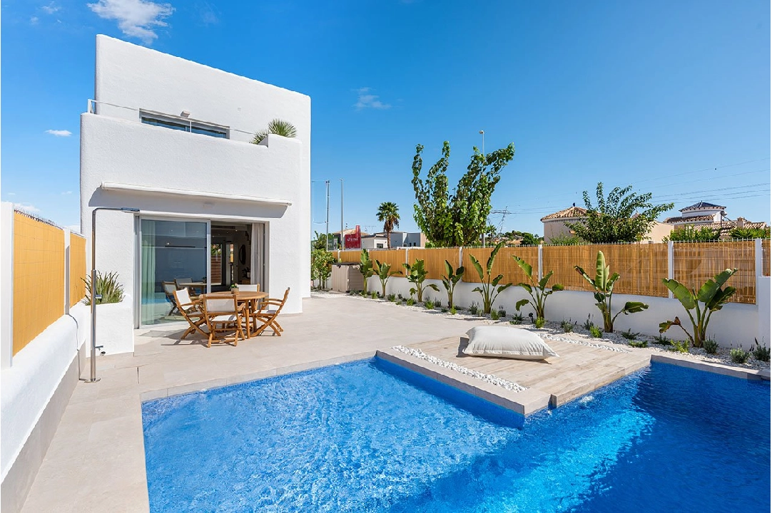 villa in Los Alcazares for sale, built area 109 m², condition first owner, plot area 184 m², 3 bedroom, 2 bathroom, swimming-pool, ref.: HA-LAN-431-E02-1