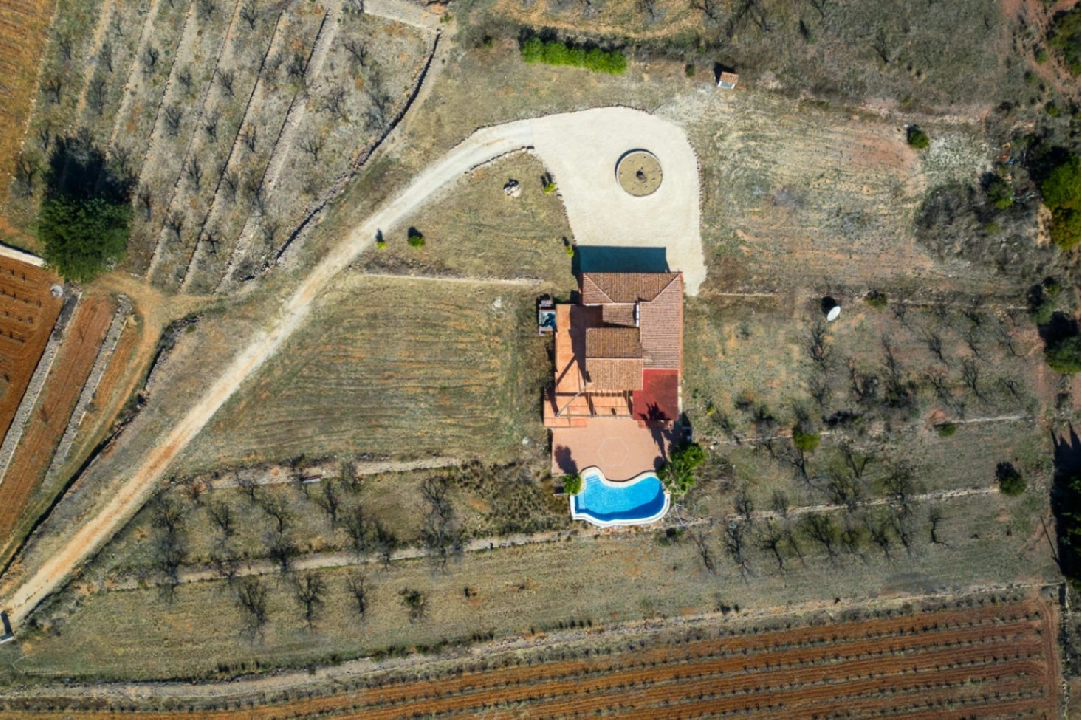 villa in Jalon for sale, built area 200 m², year built 2003, air-condition, plot area 10000 m², 2 bedroom, 2 bathroom, swimming-pool, ref.: PV-141-01967P-43