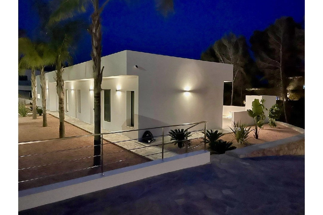 villa in Benissa(La Fustera) for sale, built area 300 m², air-condition, plot area 950 m², 4 bedroom, 3 bathroom, swimming-pool, ref.: CA-H-1747-AMB-41