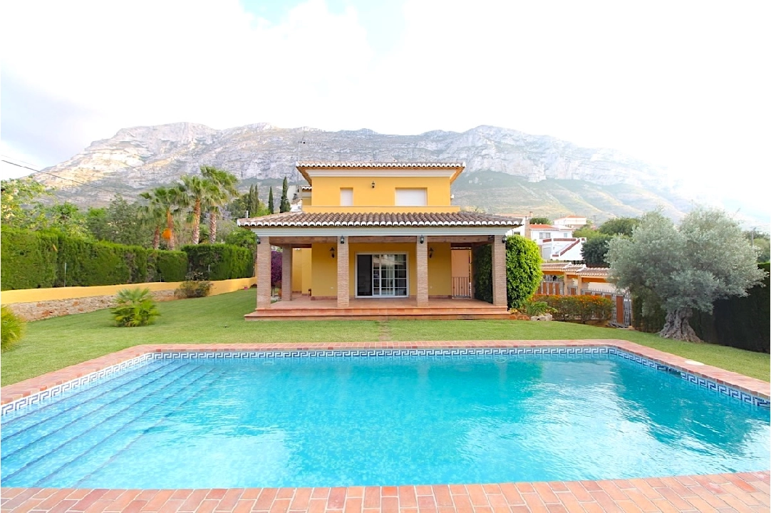 villa in Denia for sale, built area 262 m², year built 2004, condition neat, + central heating, air-condition, plot area 887 m², 4 bedroom, 3 bathroom, swimming-pool, ref.: BC-7368-1