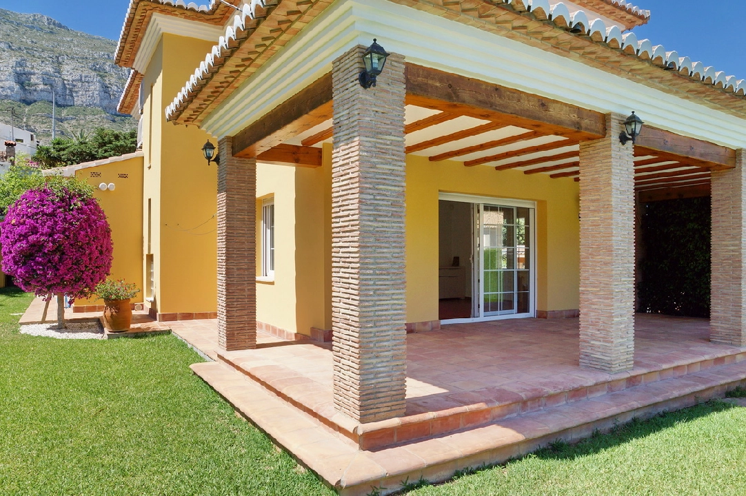 villa in Denia for sale, built area 262 m², year built 2004, condition neat, + central heating, air-condition, plot area 887 m², 4 bedroom, 3 bathroom, swimming-pool, ref.: BC-7368-6