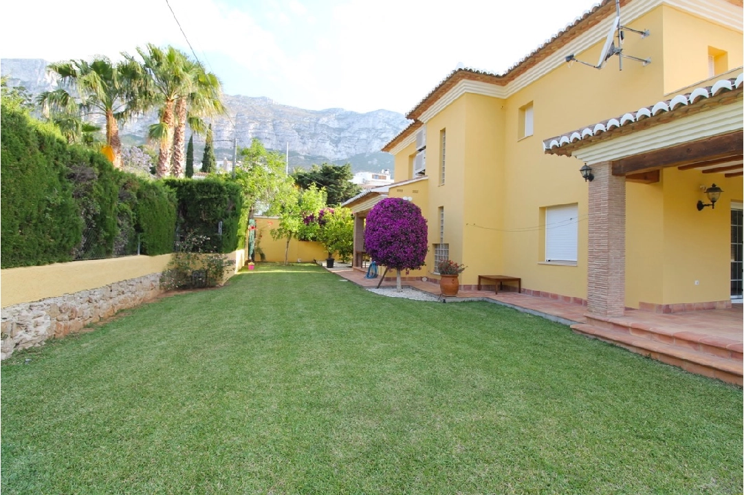 villa in Denia for sale, built area 262 m², year built 2004, condition neat, + central heating, air-condition, plot area 887 m², 4 bedroom, 3 bathroom, swimming-pool, ref.: BC-7368-9