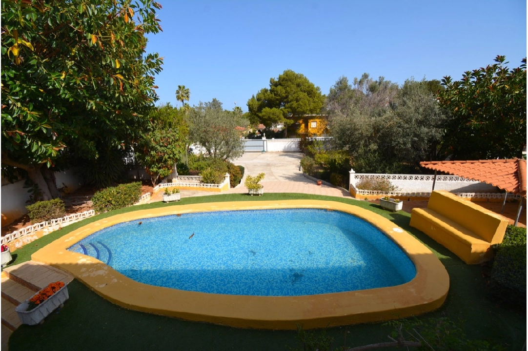 villa in Denia for sale, built area 230 m², year built 1974, condition neat, + central heating, air-condition, plot area 1396 m², 4 bedroom, 2 bathroom, swimming-pool, ref.: BC-7708-4