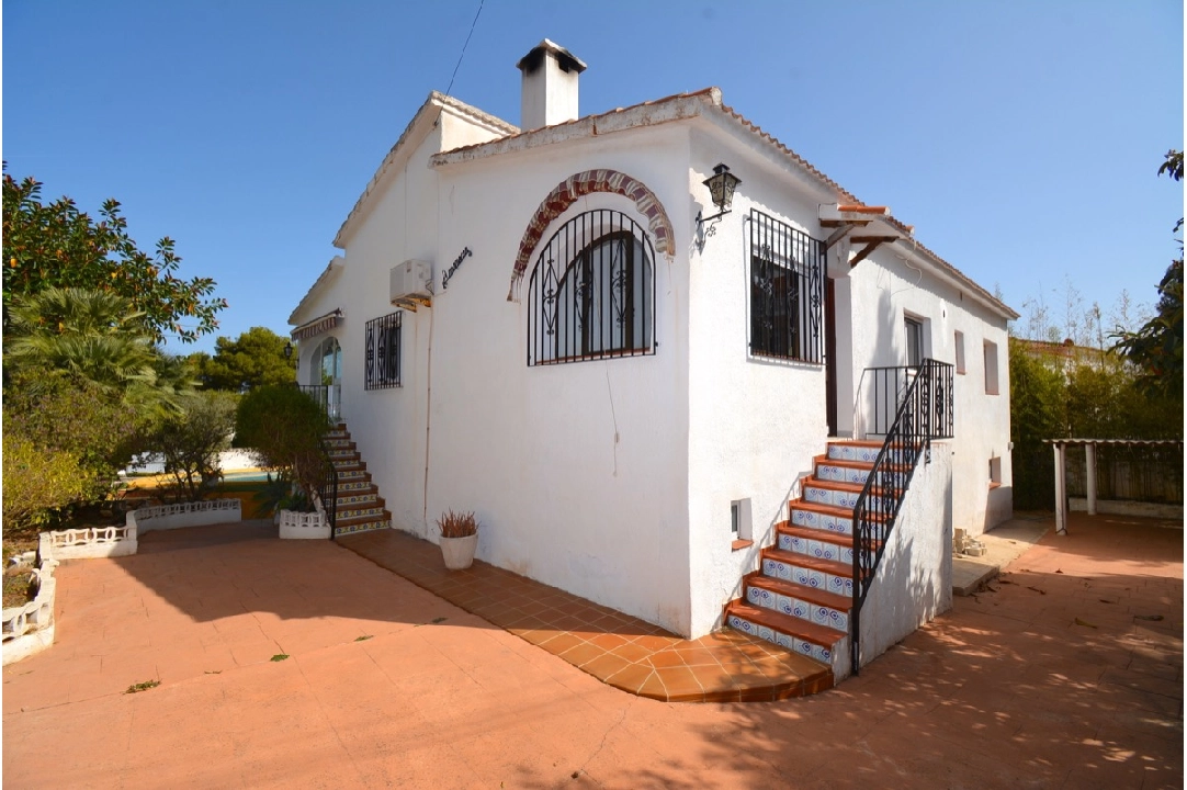 villa in Denia for sale, built area 230 m², year built 1974, condition neat, + central heating, air-condition, plot area 1396 m², 4 bedroom, 2 bathroom, swimming-pool, ref.: BC-7708-6
