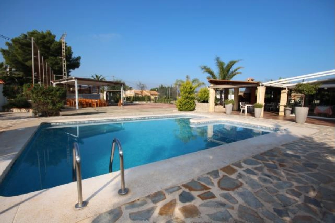 villa in Denia(Galeretes) for sale, built area 400 m², year built 1977, condition modernized, + central heating, air-condition, plot area 2392 m², 6 bedroom, 2 bathroom, swimming-pool, ref.: SC-T1515-38